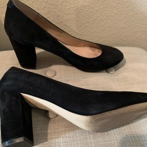 Suede pumps